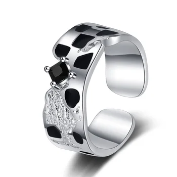 Персонализированное изысканное женское кольцо из меди с открытым цирконием - потрясающий подарок для кого-то особенного